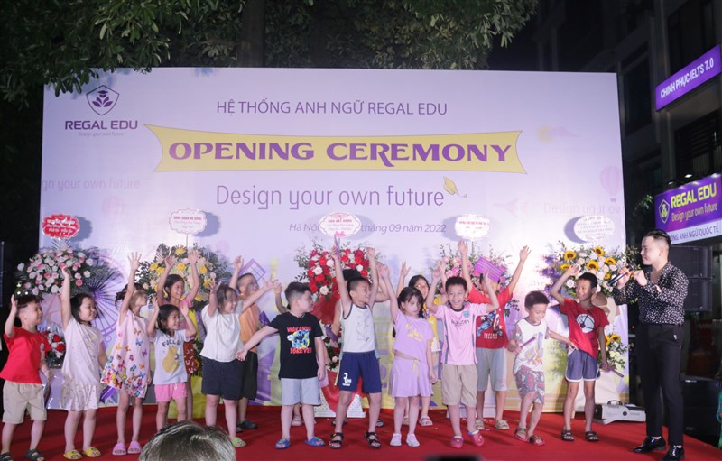 RỘN RÀNG SỰ KIỆN KHAI TRƯƠNG REGAL EDU VĂN KHÊ