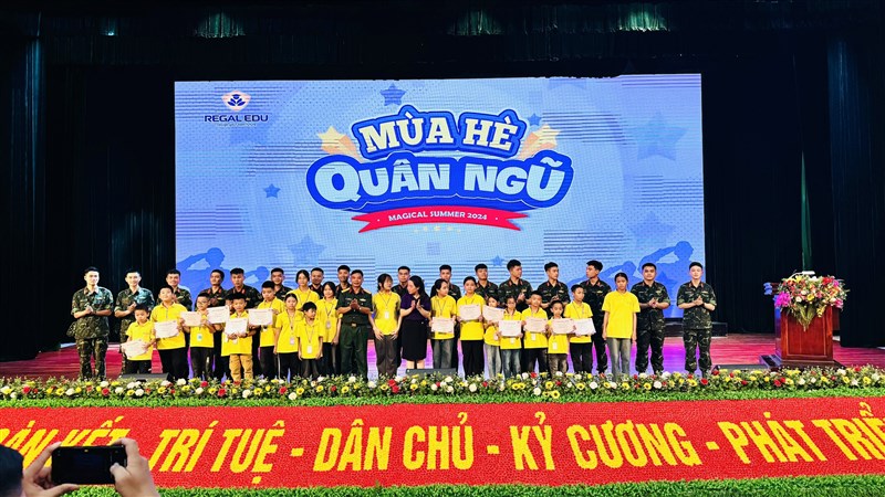 MÙA HÈ QUÂN NGŨ 2024: TRẢI NGHIỆM ĐỘC ĐÁO, MỞ KHÓA HÀNG LOẠT KỸ NĂNG CHO CÁC HỌC VIÊN  TẠI REGAL EDU