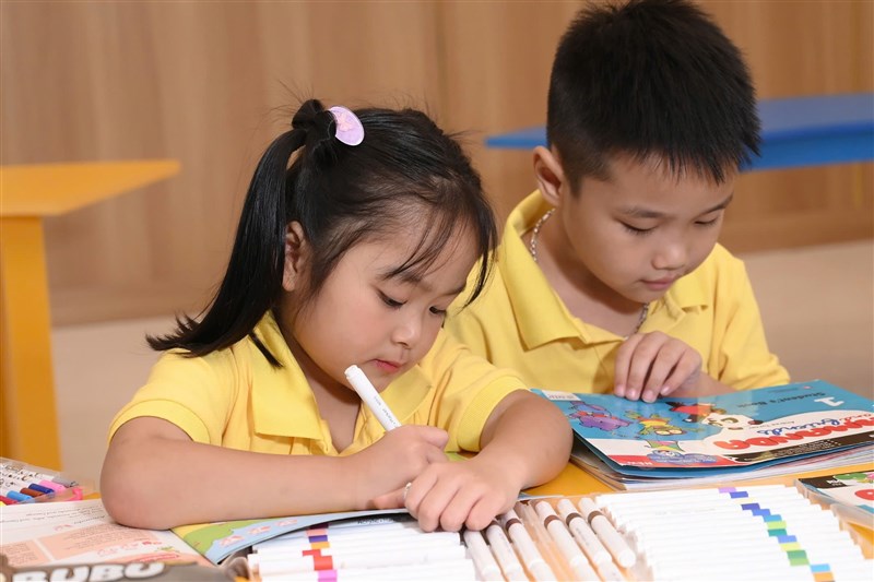 Học tiếng Anh cho trẻ mẫu giáo: Xây dựng sự tự tin từ nhỏ