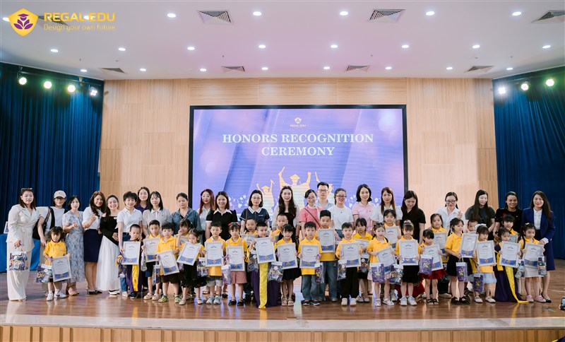 Khởi động Quý 2 rực rỡ với Lễ Vinh Danh học viên Regal Edu Hà Nội